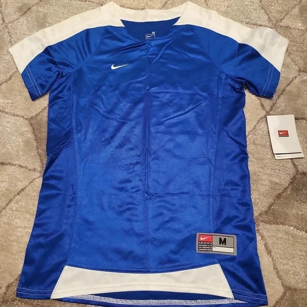 Nike top